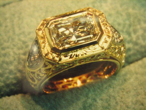 Carved 18K Gold and Diamond Ring