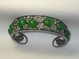 !8K White Gold Bracelet with Jade and Diamonds