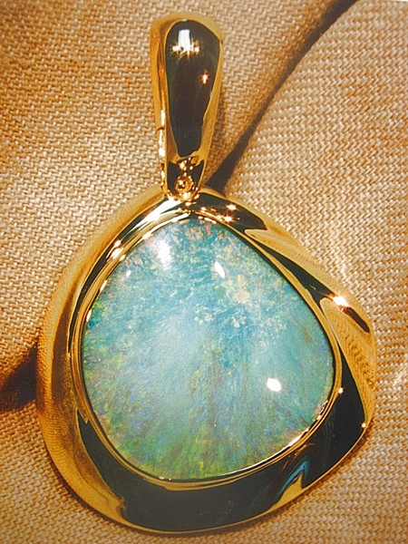 18K Gold and Opal Pendant